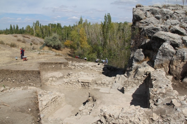 Çorum'da Romalılara ait 1800 yıllık havuz ve veranda bulundu